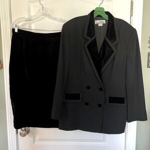 Velvet skirt suit sz 16
